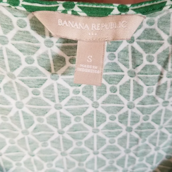 Banana Republic Scoop Neck Geo Print Top Green Small - Picture 4 of 5